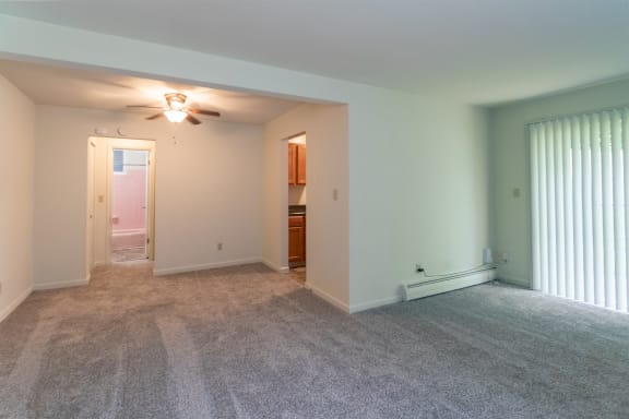This is a photo of the living room in the 620 square foot, 1 bedroom, 1 bath junior floor plan at Colonial Ridge Apartments in the Pleasant Ridge neighborhood of Cincinnati, OH.