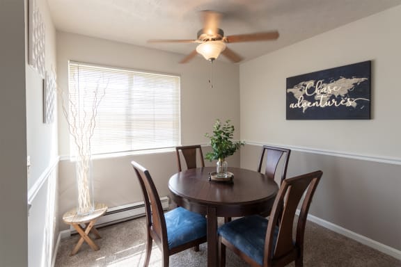 Small Dining Area at Fairfield Pointe, Fairfield, OH, 45014