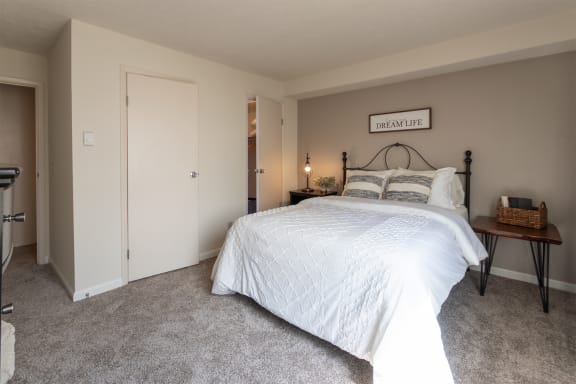 Lush Wall-To-Wall Carpeting In Bedrooms at Fairfield Pointe, Fairfield, OH