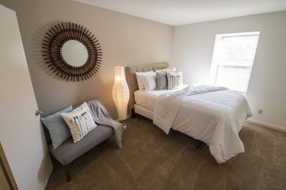 Apartment Master Bedroom at Fairfield Pointe, Ohio, 45014