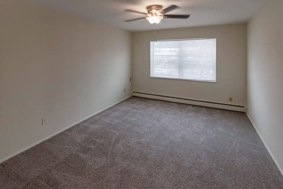This is a photo of the master bedroom of a 2 bedroom, 758 square foot apartment at Lake of the Woods Apartments in Cincinnati, OH.
