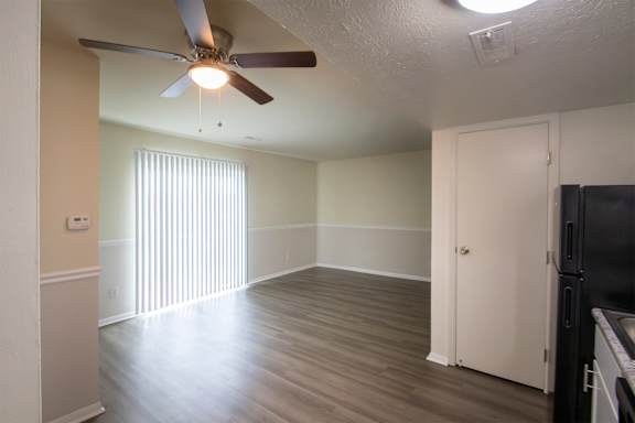 This is a photo of the living room of the 560 square foot 1 bedroom, 1 bath Elm floor plan at Montana Valley Apartments in Cincinnati, OH.
