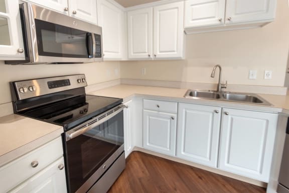This is a photo of the kitchen in the 1255 square foot, 2 bedroom, 2 bath LIghthouse floor plan at Nantucket Apartments in Loveland, OH.