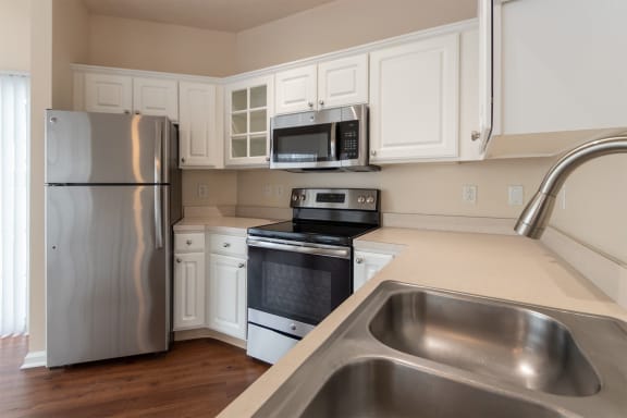 This is a photo of the kitchen in the 1255 square foot, 2 bedroom, 2 bath LIghthouse floor plan at Nantucket Apartments in Loveland, OH.