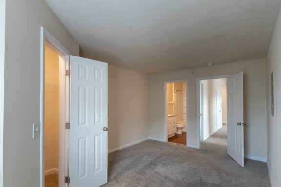 This is a photo of the bedroom in the 1016 square foot, 2 bedroom, 2 bath Nautica floor plan at Nantucket Apartments in Loveland, OH.