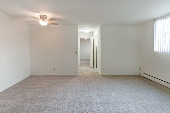This is a picture of the living room in a 572 sq foot 1 bedroom, 1 bath apartment at Red Bank Reserve in the Madisonville neighborhood of Cincinnati, Ohio.