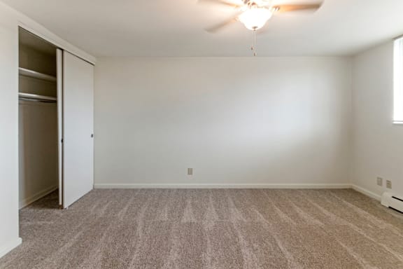 This is a picture of the bedroom in a 572 sq foot 1 bedroom, 1 bath apartment at Red Bank Reserve in the Madisonville neighborhood of Cincinnati, Ohio.