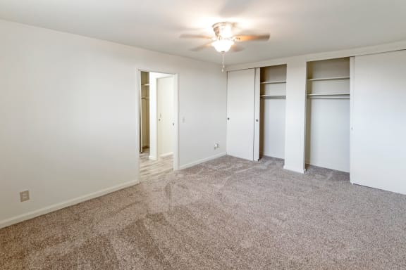 This is a picture of the bedroom in a 572 sq foot 1 bedroom, 1 bath apartment at Red Bank Reserve in the Madisonville neighborhood of Cincinnati, Ohio.