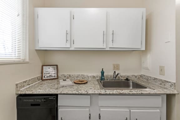 This is a picture of the kitchen in a 572 sq foot 1 bedroom, 1 bath apartment at Red Bank Reserve in the Madisonville neighborhood of Cincinnati, Ohio.
