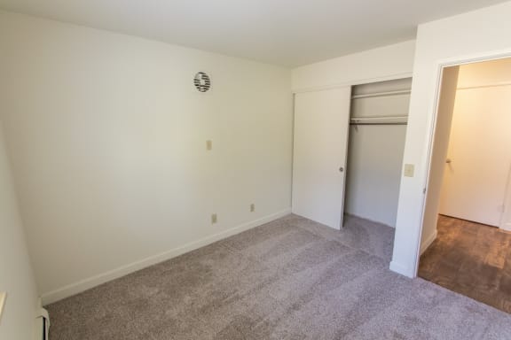 This is a picture of the second bedroom in a 748 sq foot 2 bedroom, 1 bath apartment at Red Bank Reserve in the Madisonville neighborhood of Cincinnati, Ohio.