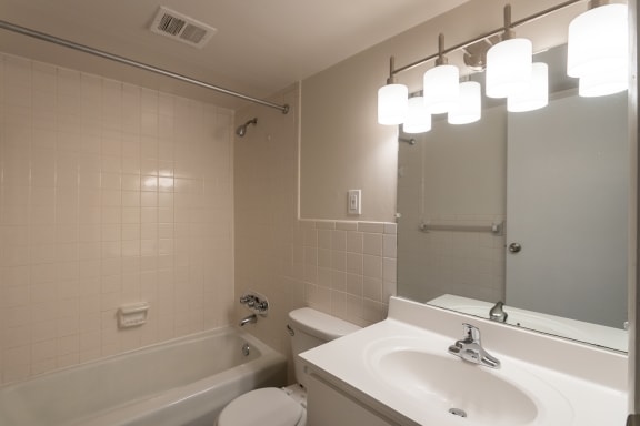 Vanity Lights at Village East, Ohio, 45005