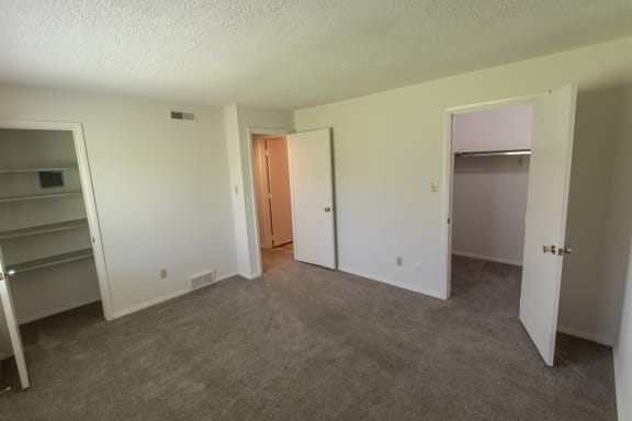 Vacant Bedroom at Village East, Ohio, 45005