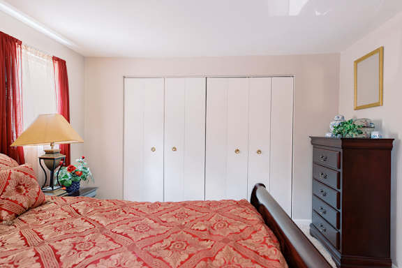Bedroom Interior at Grant Meadows Apartments, Philadelphia, 19114