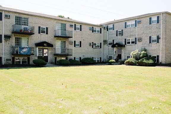 Green Lawn at Krewstown Park Apartments, Philadelphia