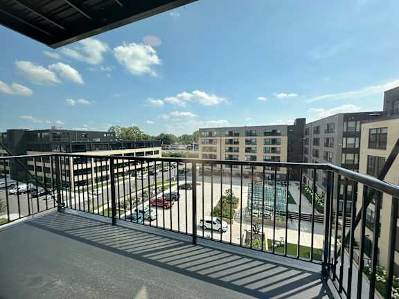 The Eloise Apartments Minneapolis, MN Balcony