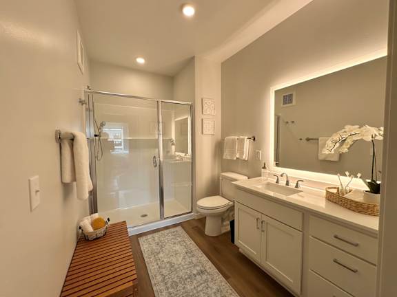The Eloise Apartments Minneapolis, MN Bathroom