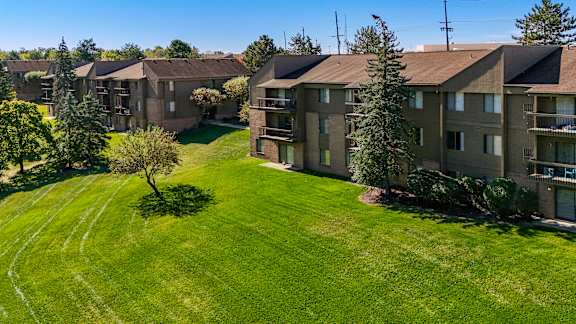 Fresh Garden Exterior View at Franklin River Apartments, Southfield