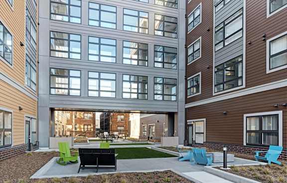 Courtyard area at 1500 Nicollet, Minneapolis, MN, 55403