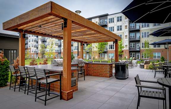 Grilling Area at Legacy Commons at Signal Hills 55+ Apartments, West St. Paul, MN, 55118