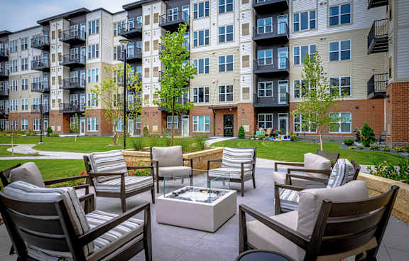 Outdoor Lounge at Legacy Commons at Signal Hills 55+ Apartments, West St. Paul