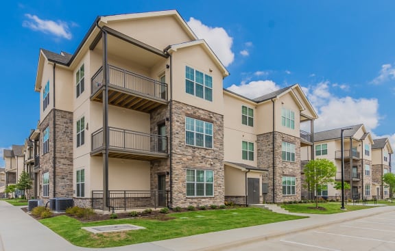 Dominium_Timbers at Hickory Tree_Exterior