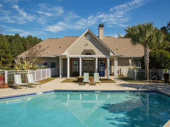 Blue Cool Swimming Pool at Litchfield Oaks Apartments, Pawleys Island, SC, 29585