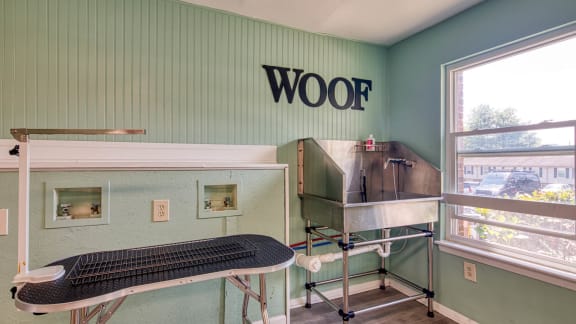 Pet Spa at The Everett Apartments , Roanoke, 24018