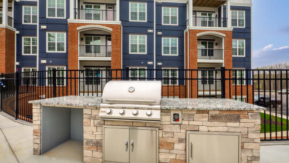 Outdoor Kitchen at The Bella at Westchester, Virginia, 23113