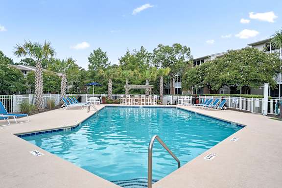 Apartments in Pawleys Island, SC | Litchfield Oaks