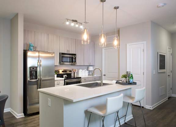 Quartz countertops in kitchens