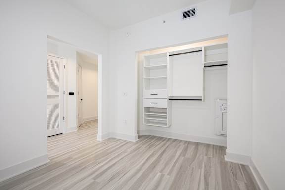 California-style walk-in closets