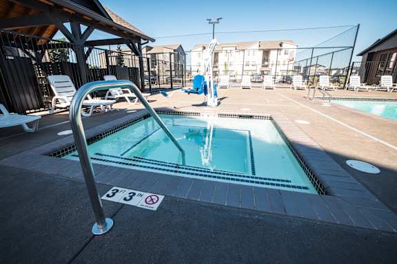 Hot tub at Eastpark Apartment Homes, Salem, 97301