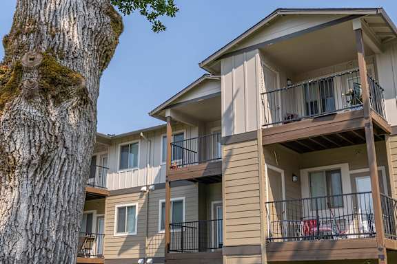 House Exterior at St Helens Place Apartment Homes, St Helens, Oregon