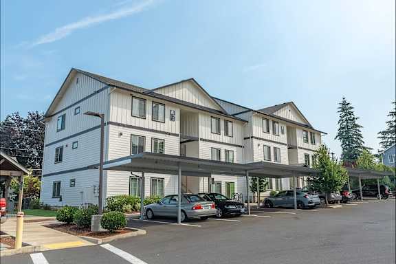 Exterior View at Sandyplace Apartment Homes, Sandy, Oregon
