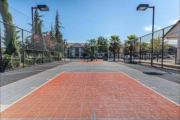 Tennis Court at Stoneplace Apartment Homes, Molalla
