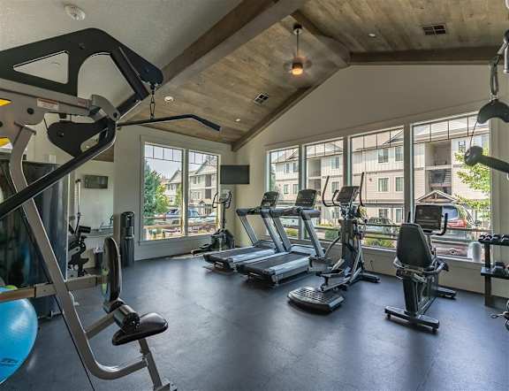 Equipped Gym at Sandyplace Apartment Homes, Sandy