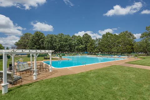 Outdoor Swimming Pool at Ashlawn at Southern Towers, Alexandria