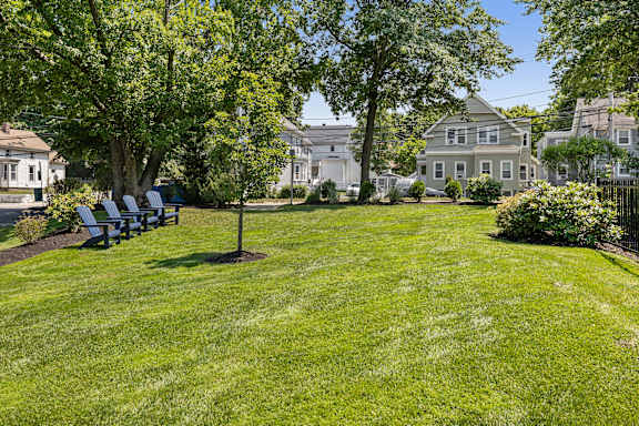 Courtyard with Lush, Green Space at 735 Truman, Hyde Park