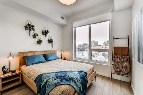 Classic Bedroom at Southpark on Whyte, Edmonton, Alberta