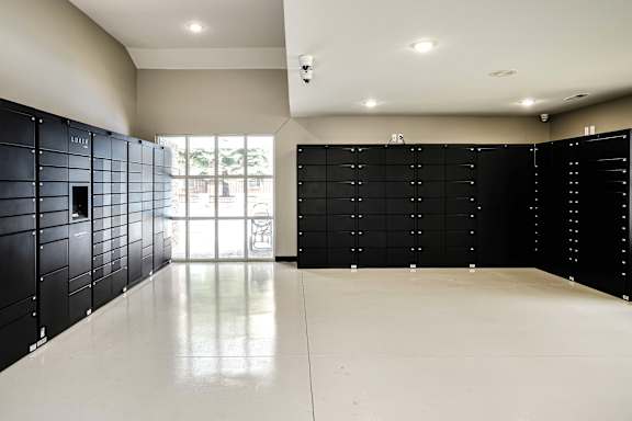 Package Locker Room at The Pointe, Nebraska