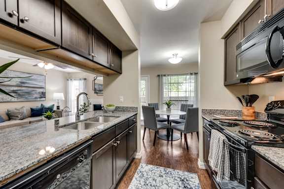 Mount Vernon Apartments | Desoto TX | Modern Kitchen with Granite Countertops