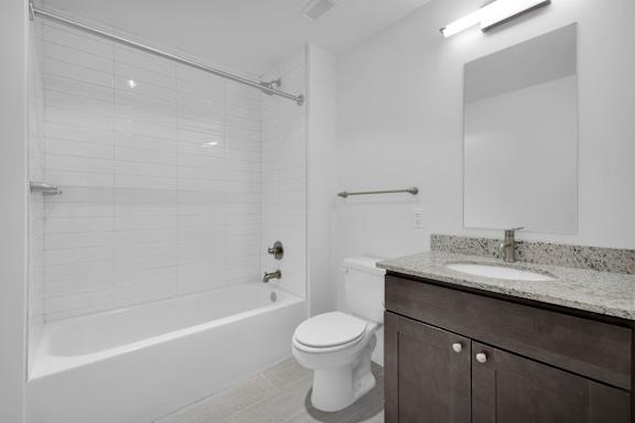 Forsyth Floor Plan |1 Bedroom 1 Bath | 593 Sq. ft. | Bathroom