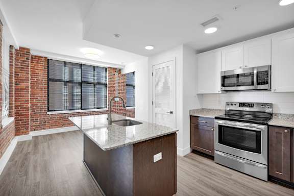 LaVilla Floor Plan |1 Bedroom 1 Bath |  632 Sq. ft. | Kitchen