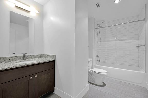 Riverside Floor Plan |1 Bedroom 1 Bath |  520 Sq. ft. | Bathroom