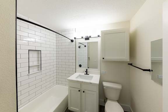 3 Bedroom 2 Bath | Siena  floor plan bathroom