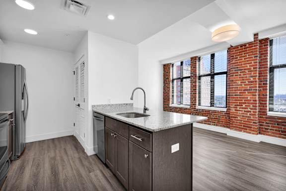 Jackson Floor Plan |1 Bedroom 1 Bath | 578 Sq. ft. |Kitchen & Living Room