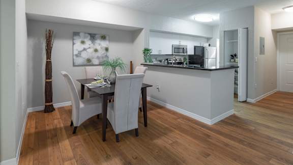 Model Dining Area | Aspire at Gateway