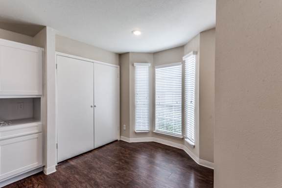 Parque at Bellaire Apartments