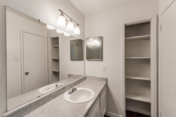 Parque at Bellaire Apartments