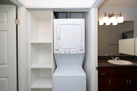 Stacked washer/dryer